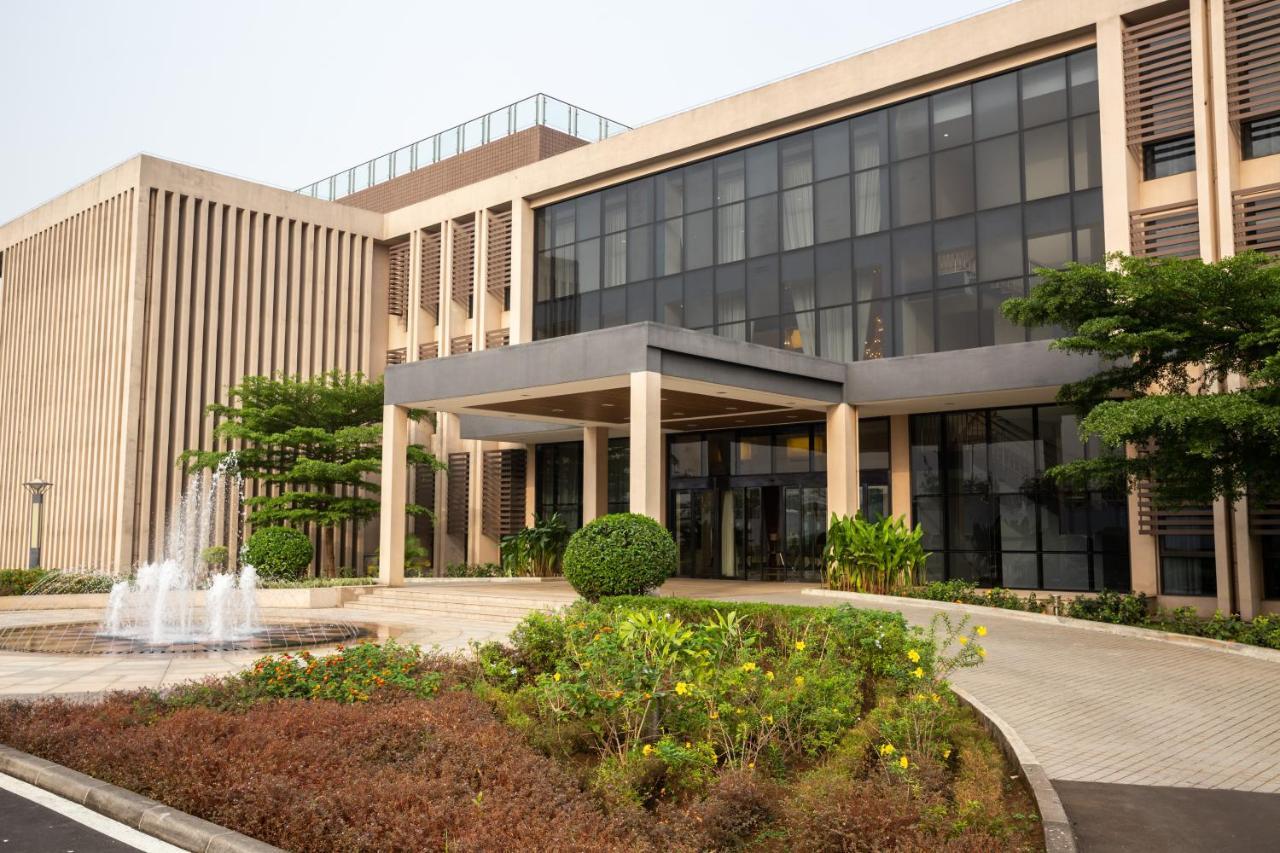 Colinas Hotel Malabo Esterno foto